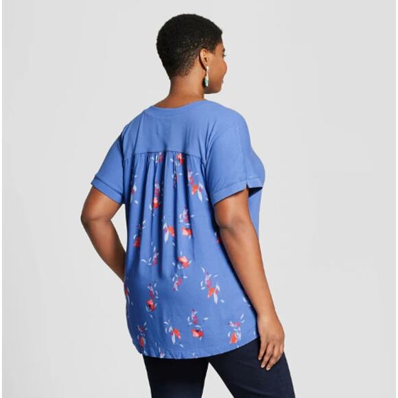 Ava and Viv Sz 2X Plus Size High Low Top Blue Front Red Floral Design on Back - Picture 1 of 7